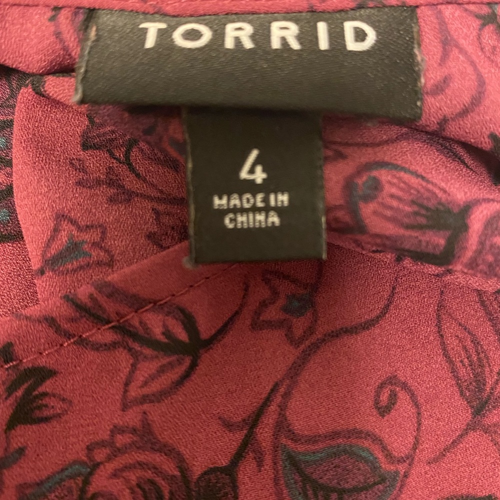 Torrid size 4 top in excellent condition - Picture 6 of 7